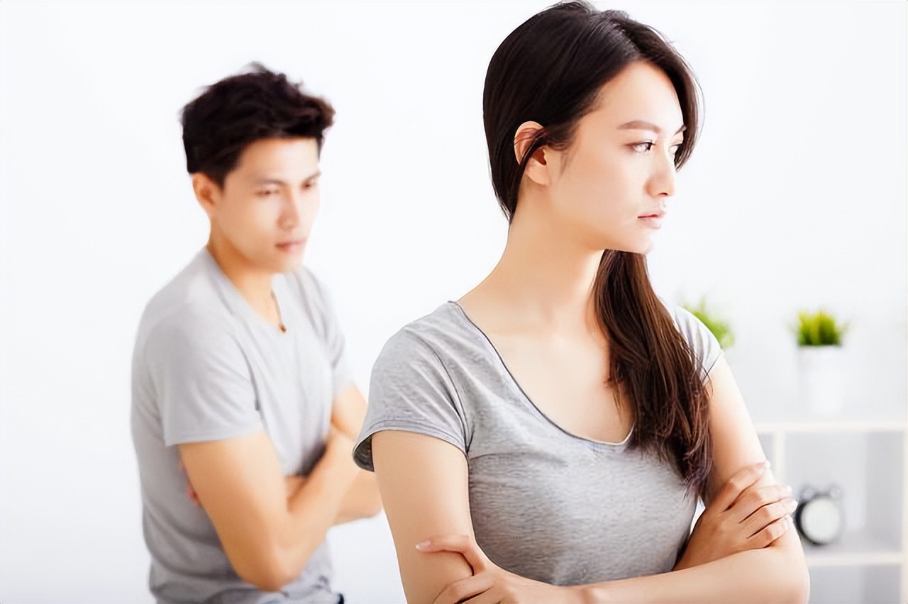 出轨了该向老公坦白吗(出轨后该不该向老公坦白一切,会有什么后果)