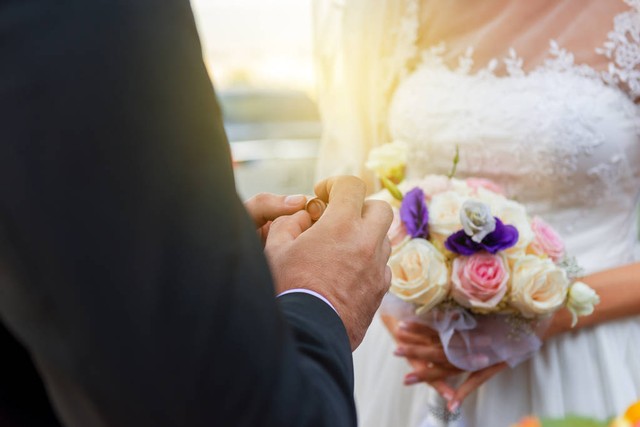 婚姻不是用金钱来衡量(如何经营自己的婚姻)