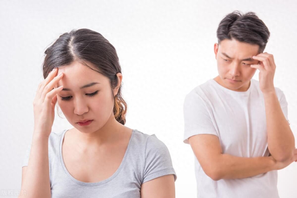 老公出轨要离婚我该怎么办(老公逼迫原配离婚怎么办)